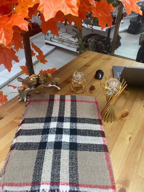 Burberry Çift Taraflı Yumuşak Dokulu Triko Örgü Şal & Atkı – Vizon