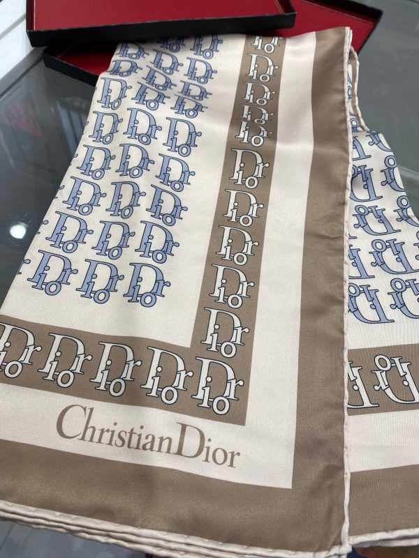 Dior Desen Twiil Eşarp – Camel