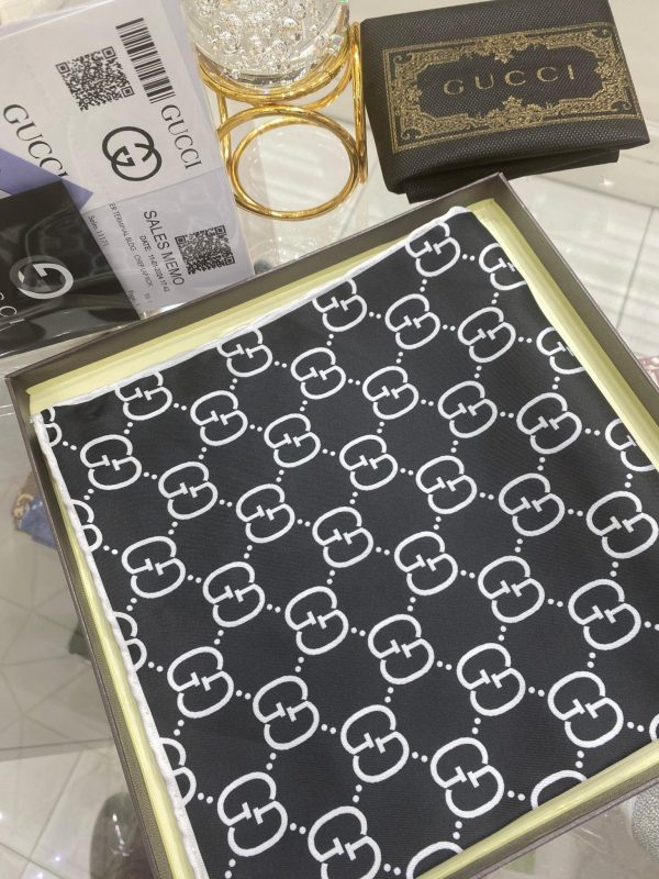 G Desen Twill İpek Eşarp – Siyah