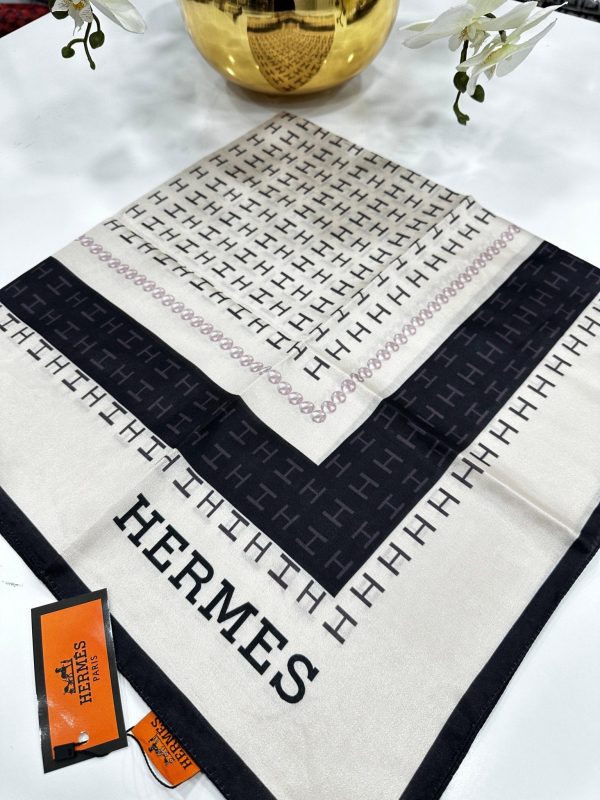 Hermes İpek Eşarp – Siyah/Bej