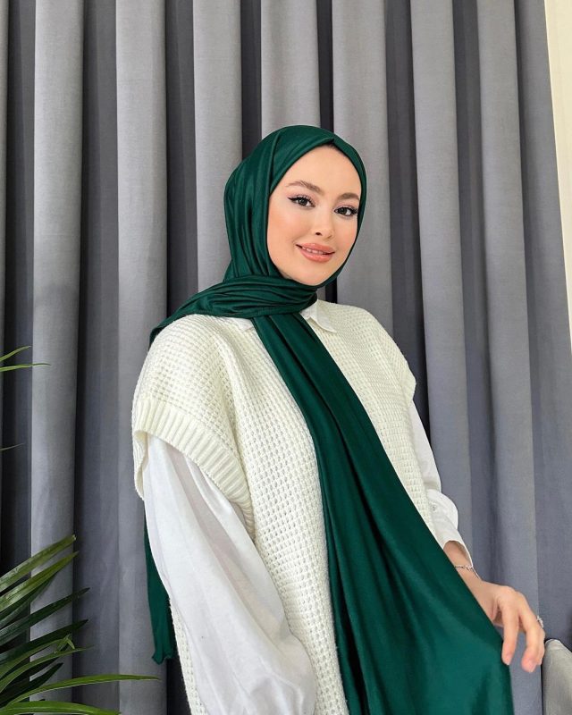 Organic Scarfs Tesettür Penye Şal Hijap Modeli – Zümrüt