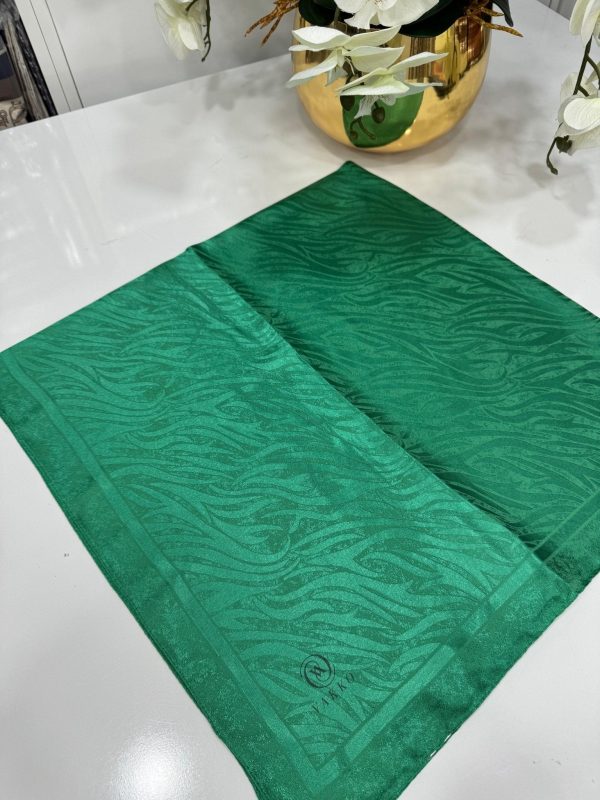 Vakko Dalga Desen İpeksi Eşarp 88381 – Benetton