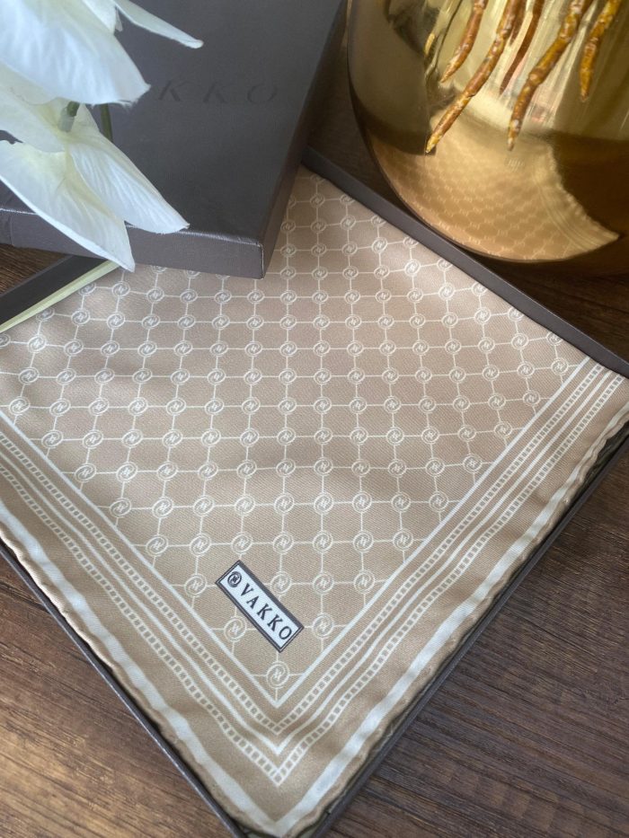 Vakko Monogram Twill İpek Eşarp 44104 - Gold - Organic ScarfsOrganic Scarfs
