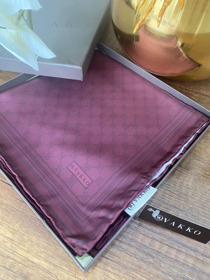 Vakko Monogram Twill İpek Eşarp 44104 - Vişne - Organic ScarfsOrganic Scarfs