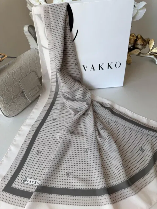 Vakko Nokta Desen İpeksi Şal 44138 – Vizon