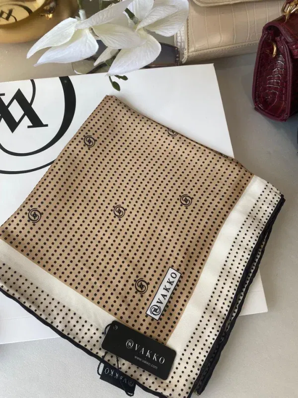 Vakko Puantiye Twill Eşarp 44126 – Sütlü Kahve