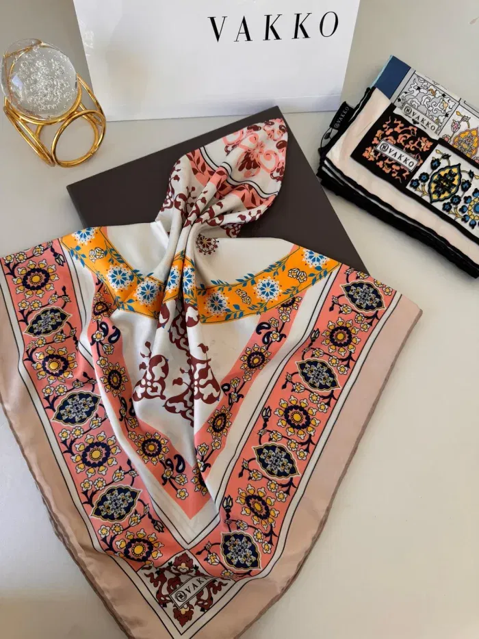 Otantik Desen Vakko Twill Eşarp 77008 - Mercan