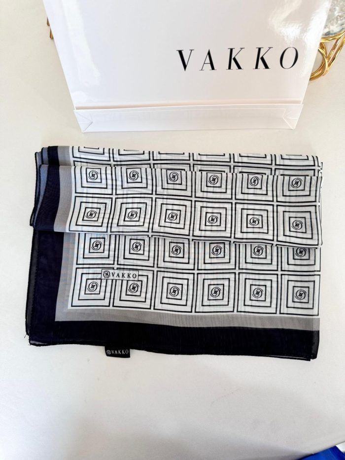 Vakko İpeksi Kare Desen Şal 61019 - Siyah/Ekru
