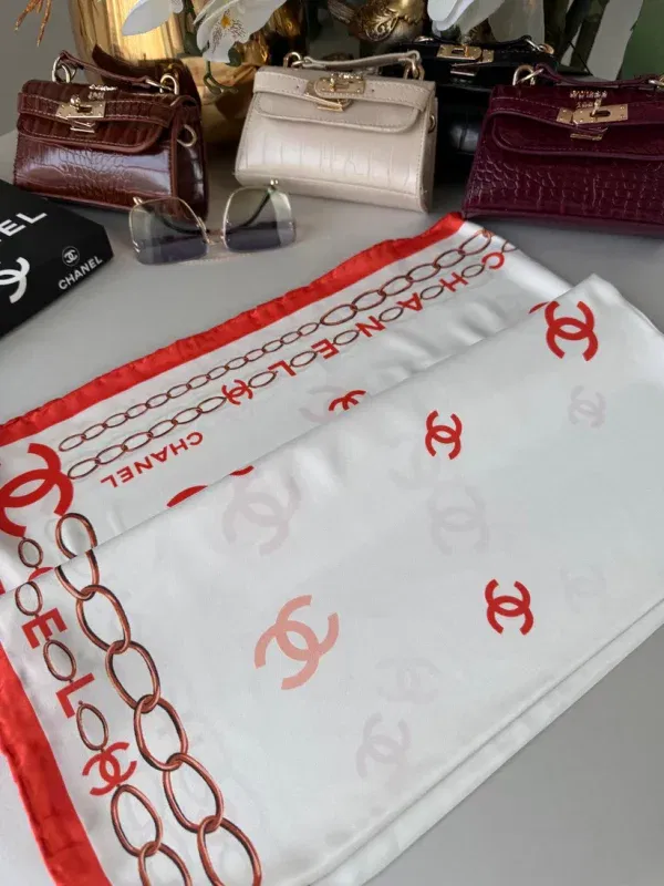 Chanel Saten İpek Eşarp 44124 – Turuncu
