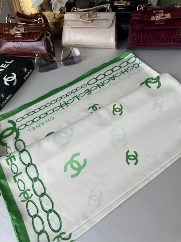 Chanel Saten İpek Eşarp 44124 – Benetton
