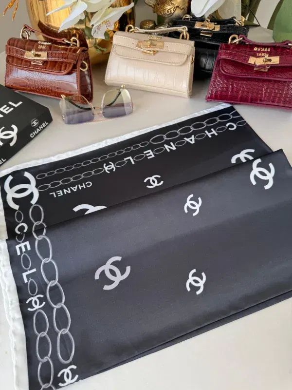 Chanel Saten İpek Eşarp 44124 – Siyah