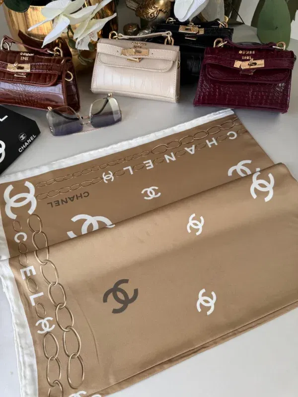 Chanel Saten İpek Eşarp 44124 – Sütlü Kahve