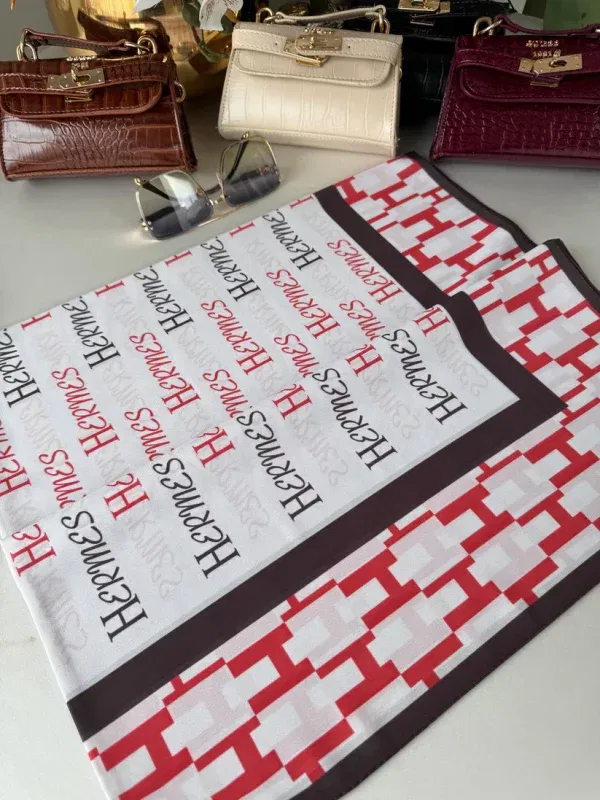 Hermes Saten İpek Eşarp 44123 – Kırmızı