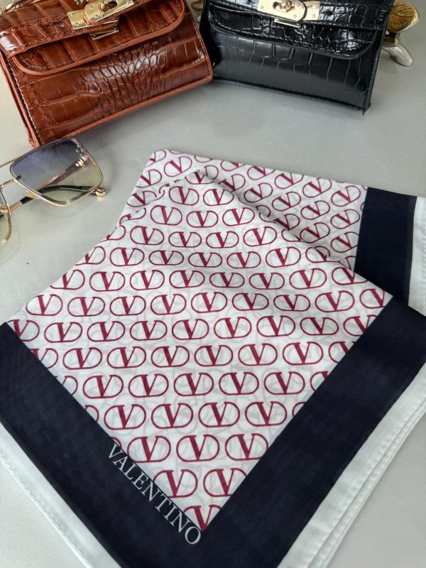 Valentino Saten İpek Eşarp 281044 – Bordo