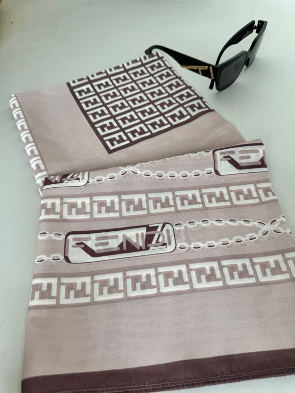 Fendi İpeksi Eşarp 241351 – Bademi