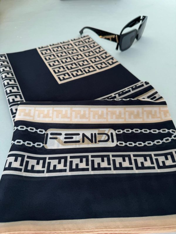 Fendi İpeksi Eşarp 241351 – Siyah/Camel