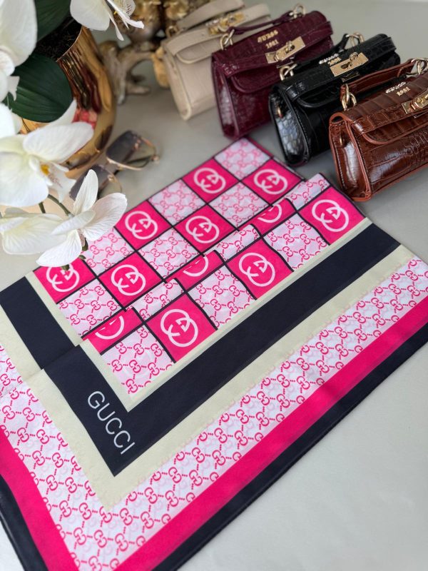 Gucci Krep İpek Eşarp 44125 – Fuşya