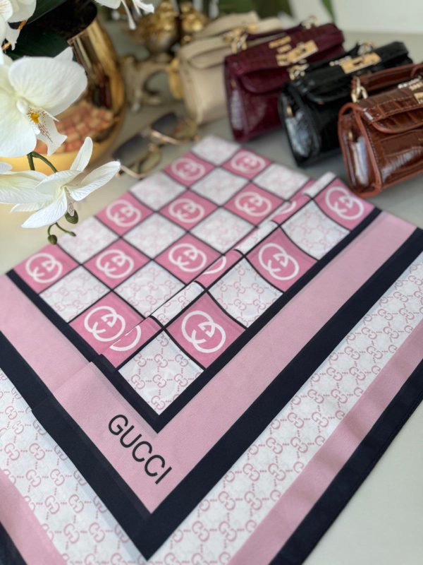 Gucci Krep İpek Eşarp 44125 – Şeker Pembe
