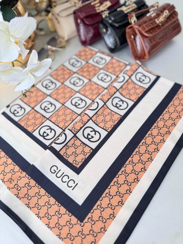 Gucci Krep İpek Eşarp 44125 – Yavruağzı