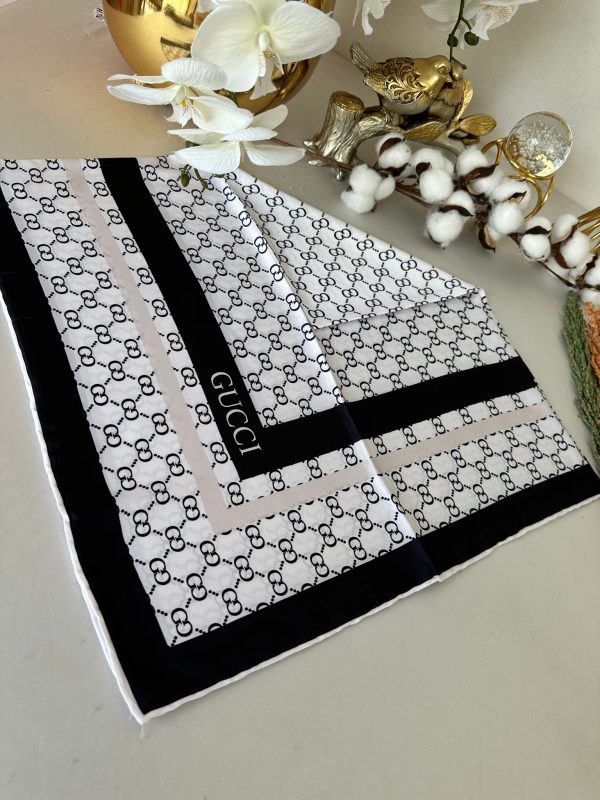 Gucci İpeksi Eşarp 74852 – Ekru