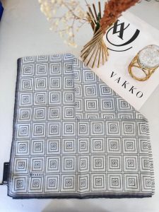 Vakko Kare Desen Pamuk Soft Eşarp 610144 - Açık Gri