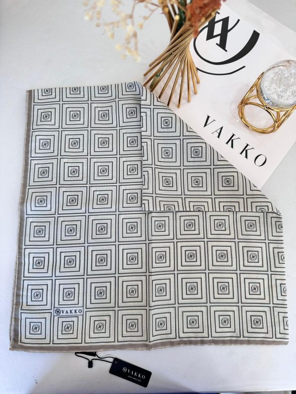 Vakko Kare Desen Pamuk Soft Eşarp 610144 – Camel