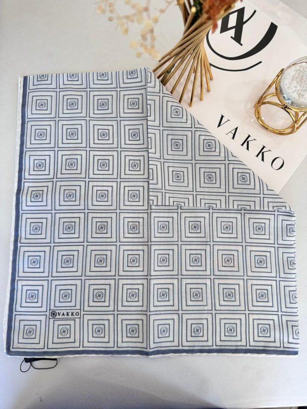 Vakko Kare Desen Pamuk Soft Eşarp 610144 – Gümüş