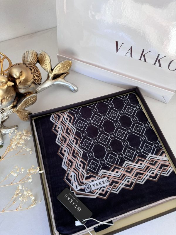 Vakko Şerit Desen Pamuk Soft Eşarp 14589 – Siyah Bej