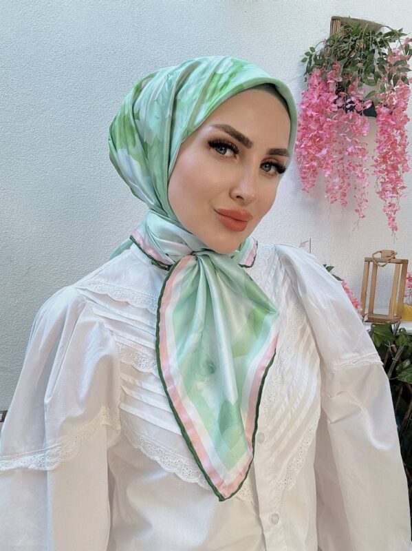 Vakko Papatya Desen Eşarp – Benetton