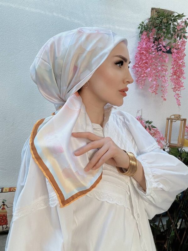 Vakko Papatya Desen Eşarp – Camel