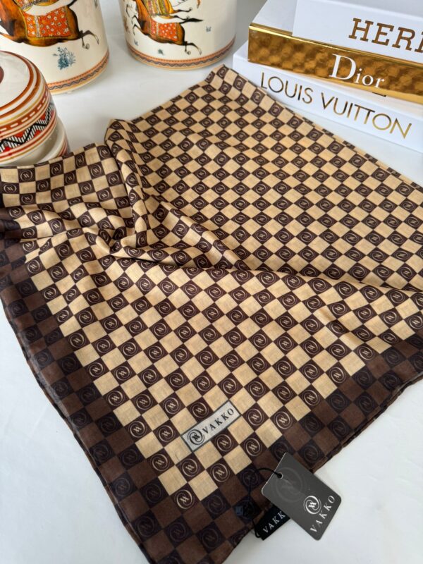 Vakko Dama Monogram Pamuk İpeksi Eşarp 38442 – Camel