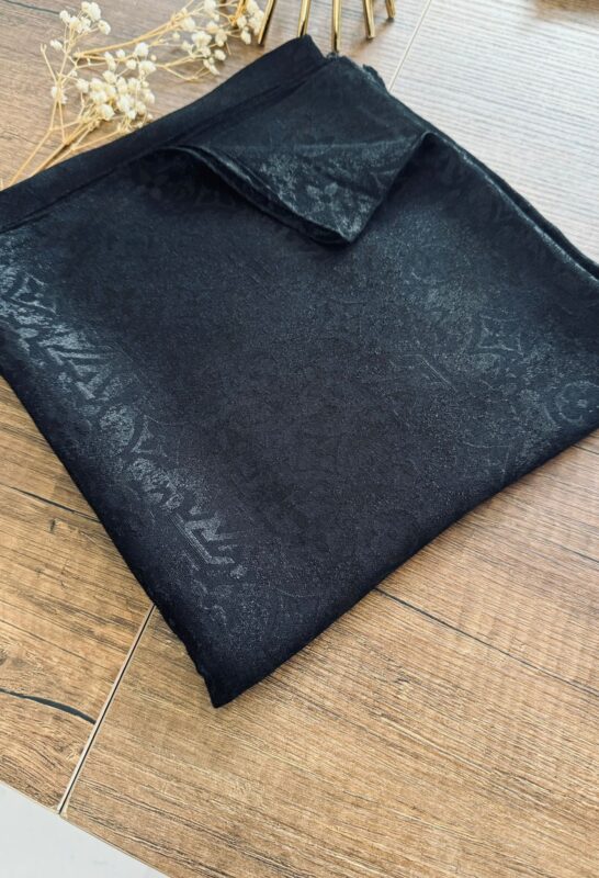 LV Desen Jakar Eşarp 48971 – Siyah