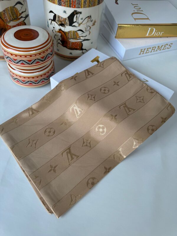 Lv Jakar Şal 44145 – Latte