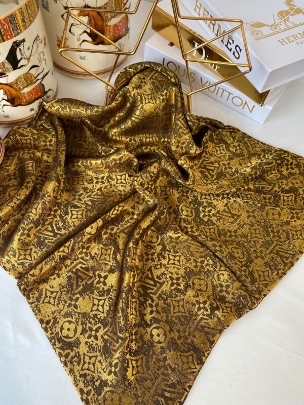 LV Desen Jakar Eşarp 48971 – GOLD