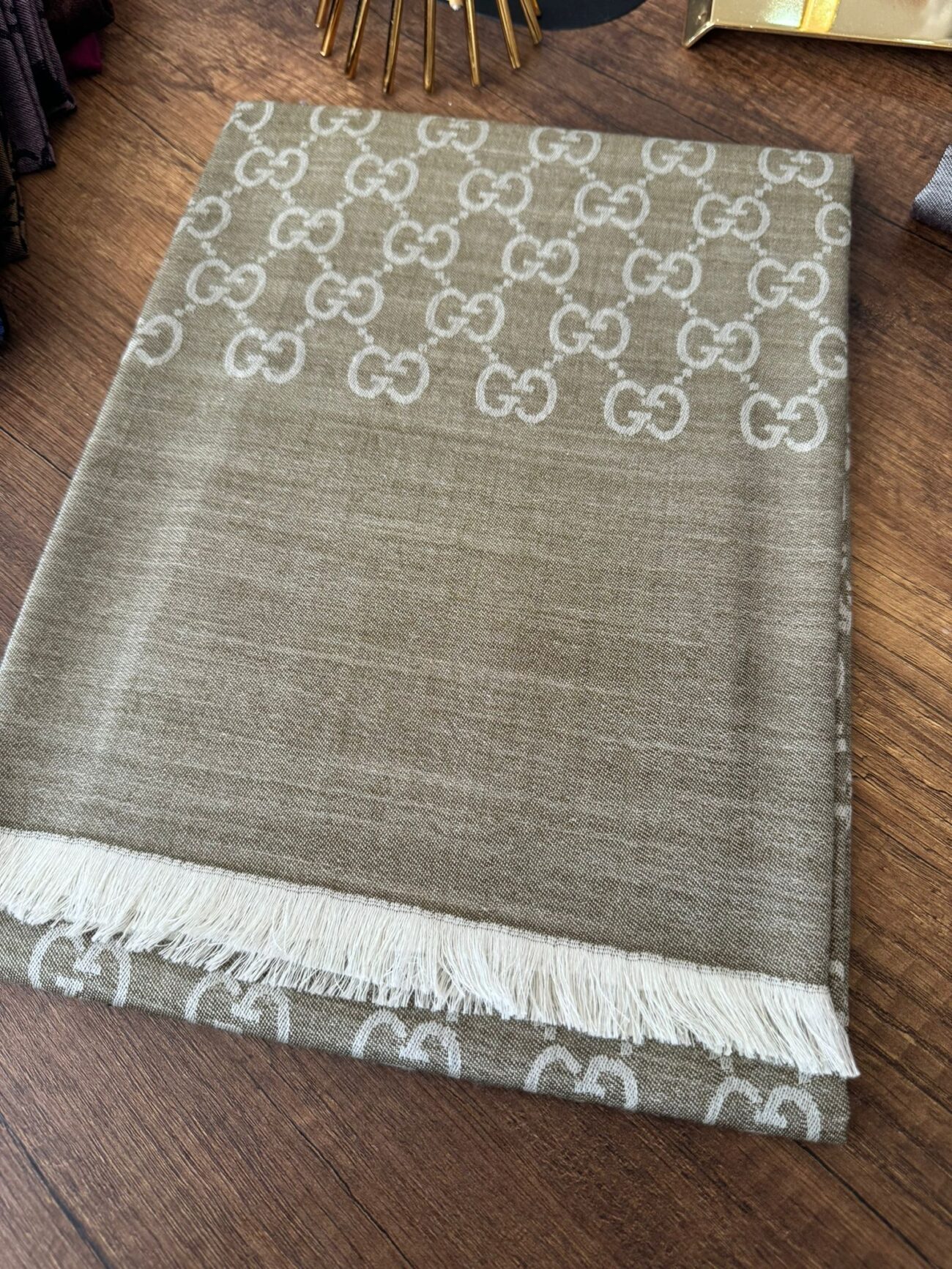 Gucci Yun İpek Çİft Taraflı Şal 87452 - Soft Vizon - Görsel 2