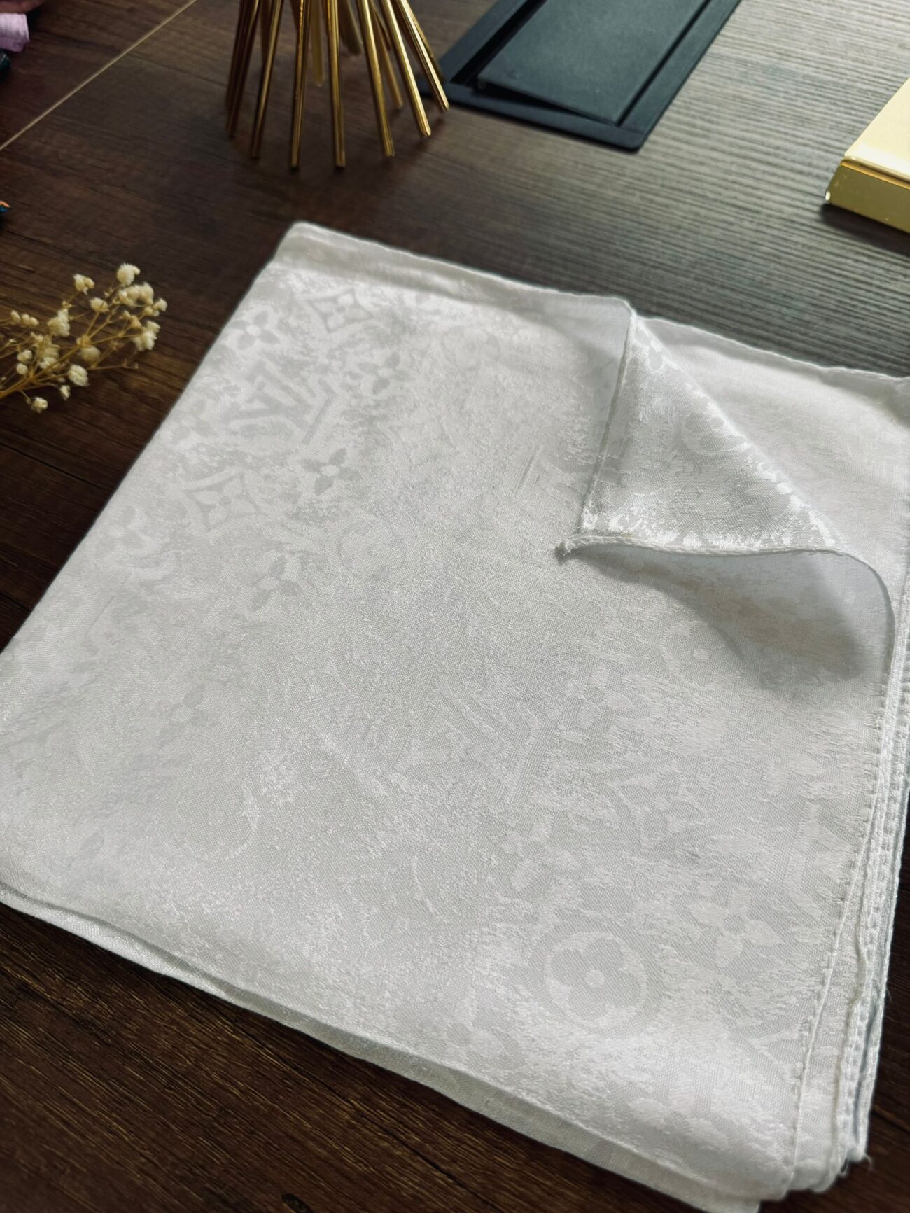 LV Desen Jakar Eşarp 48971 - Kırık Beyaz