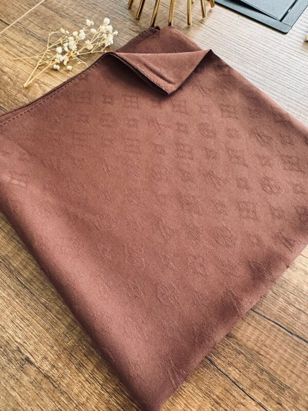 LV Krep Kraş Jakar Eşarp 50971 – Acı Kahve