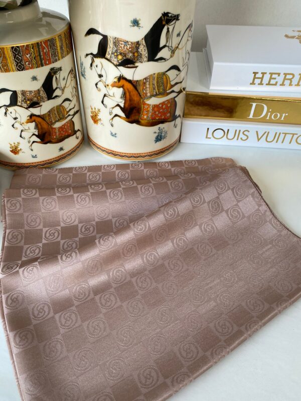 Vakko Desen Monogram İpeksi Şal 441044 – Mocha