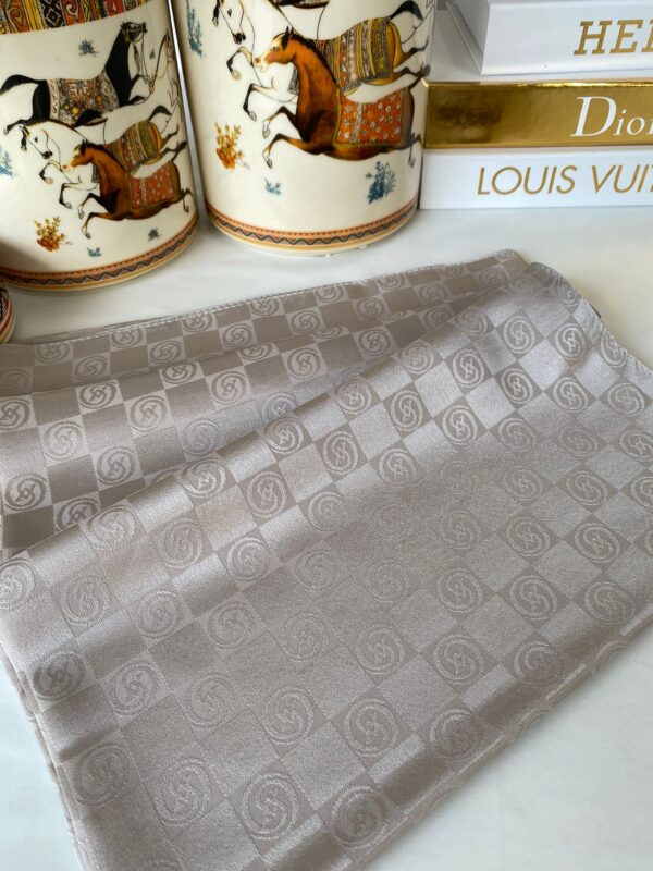 Vakko Desen Monogram İpeksi Şal 441044 – Latte