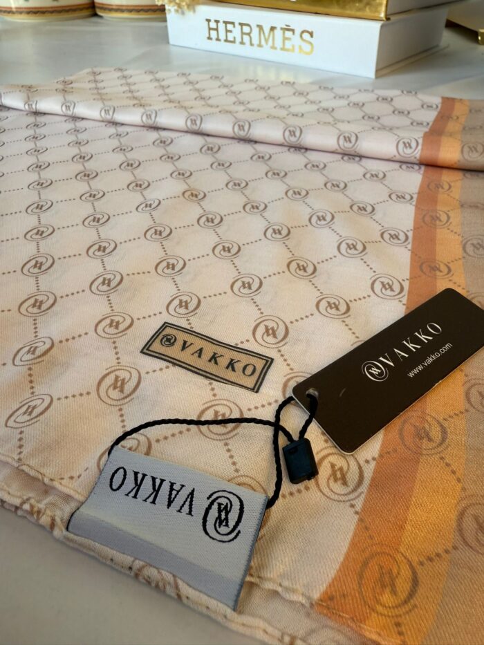 Vakko Monogram Desen Pamuk İpeksi Şal 456456 - ekru - Görsel 2