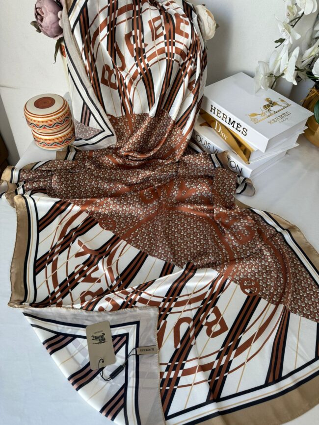 Burberry Çift Taraflı İthal Vual İpel Şal 78631 - Mocha -Latte