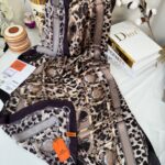 Hermes Leopar Çift Taradlı Vual İpek Şal 11143 - mocha