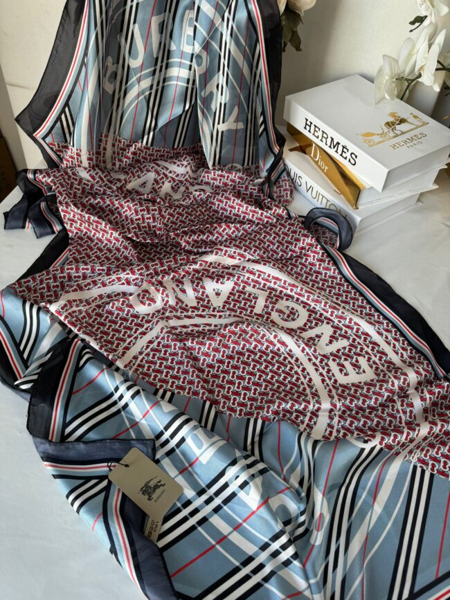 Burberry Çift Taraflı İthal Vual İpel Şal 78631 - Mavi-Siyah