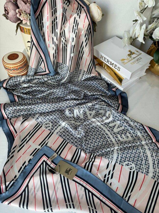 Burberry Çift Taraflı İthal Vual İpel Şal 78631 - Pudra-İndigo