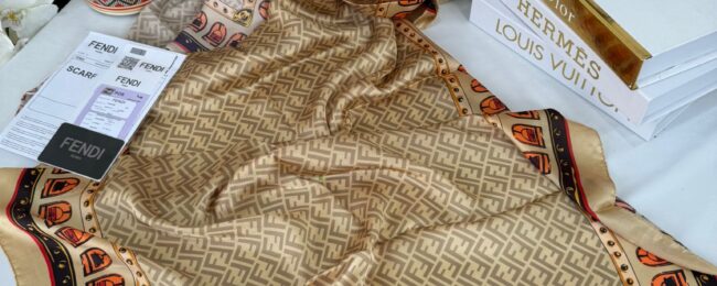 Fendi Çift Taraflı Vual İpek Şal 11143 - Camel