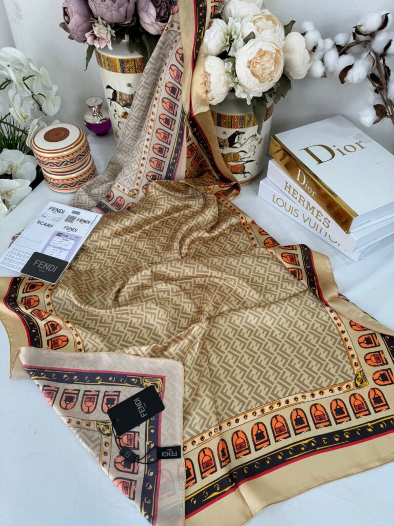Fendi Çift Taraflı Vual İpek Şal 11143 - Camel