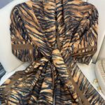 Channel Çizgili leopar çifttaraflı vual ipek şal-43080 Açık kahve