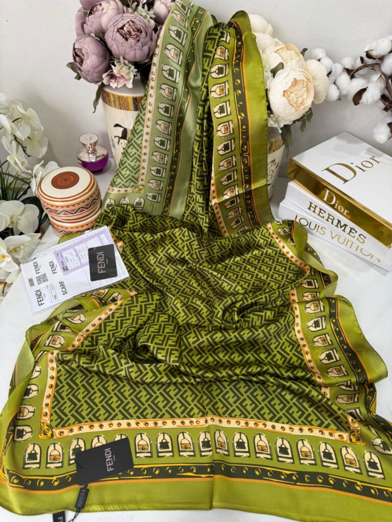 Fendi Çift Taraflı Vual İpek Şal 11143 - Lime