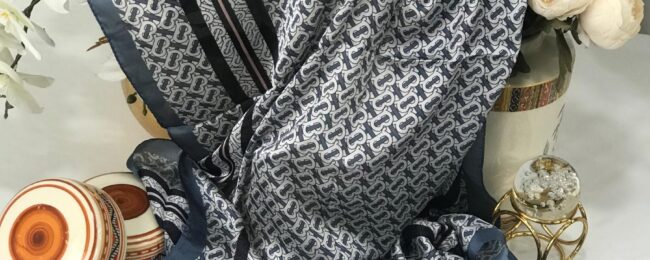 Burberry Çift Taraflı Vual İpek Şal -füme