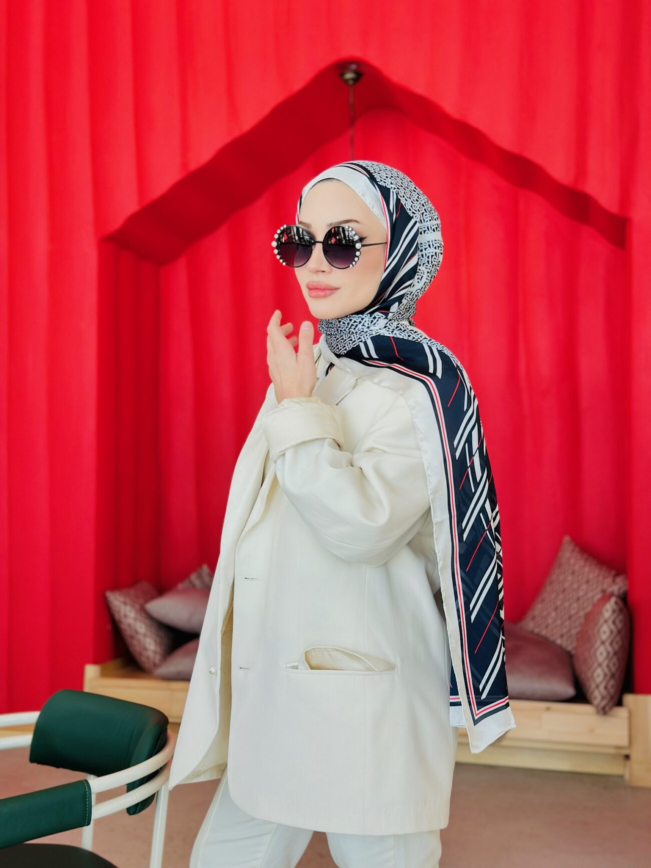Burberry Çift Taraflı İthal Vual İpel Şal 78631 -  Siyah - Ekru - Görsel 2